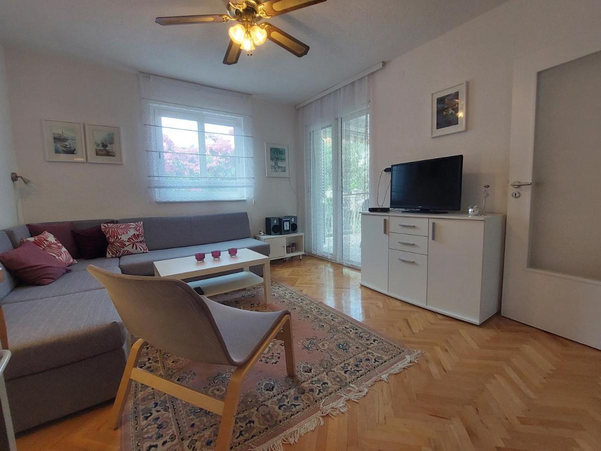 Apartment Emili Marina Buitenkant foto